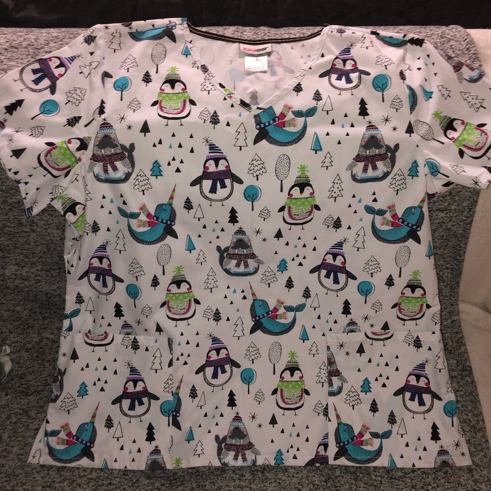 Scrubstar Scrub top in XL